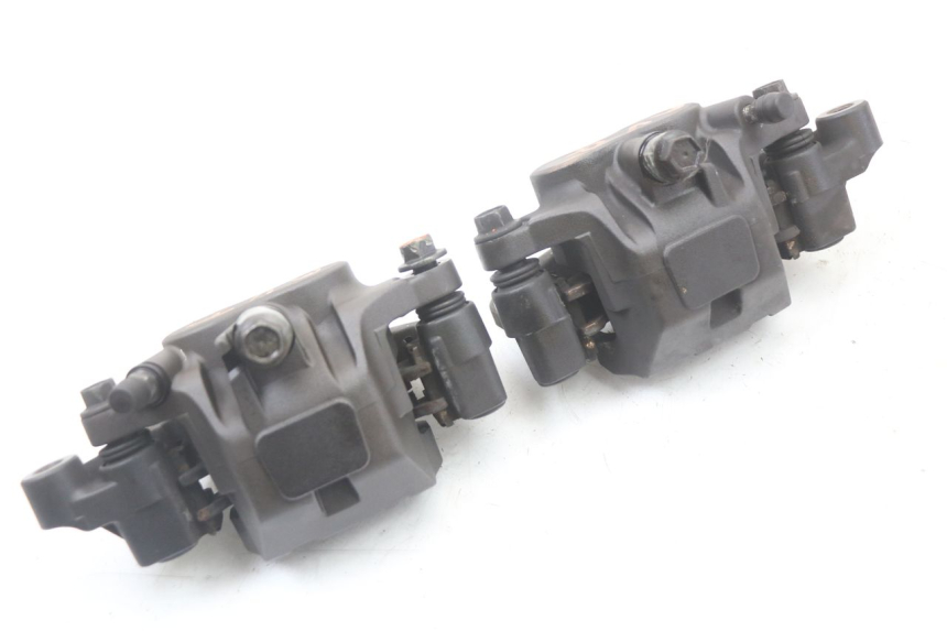 photo de ETRIER FREIN AVANT YAMAHA XJ6 ABS 600 (2008 - 2016) - Gros plan technique