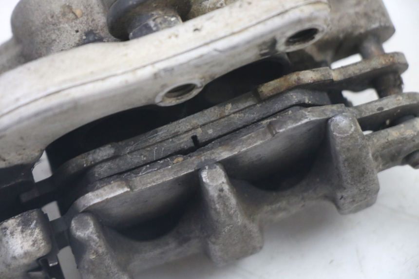 photo de ETRIER FREIN AVANT YAMAHA YZ-F YZF 250 (2007 - 2013) - Points de fixation