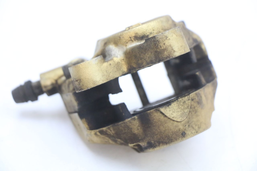 photo de ETRIER FREIN AVANT YAMAHA YE ZEST 50 (1992 - 1998) - Gros plan technique