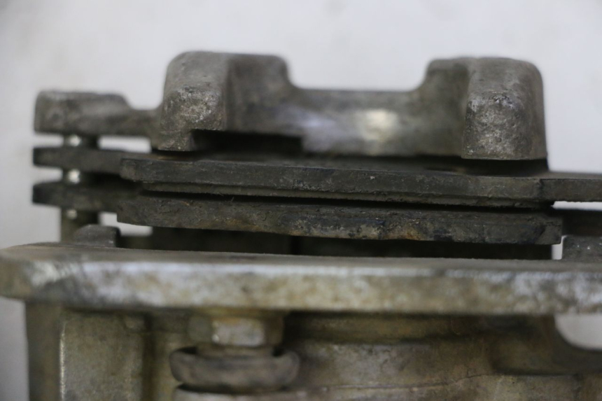 photo de ETRIER FREIN AVANT YAMAHA YFM R RAPTOR 250 (2008 - 2014) - Points de fixation