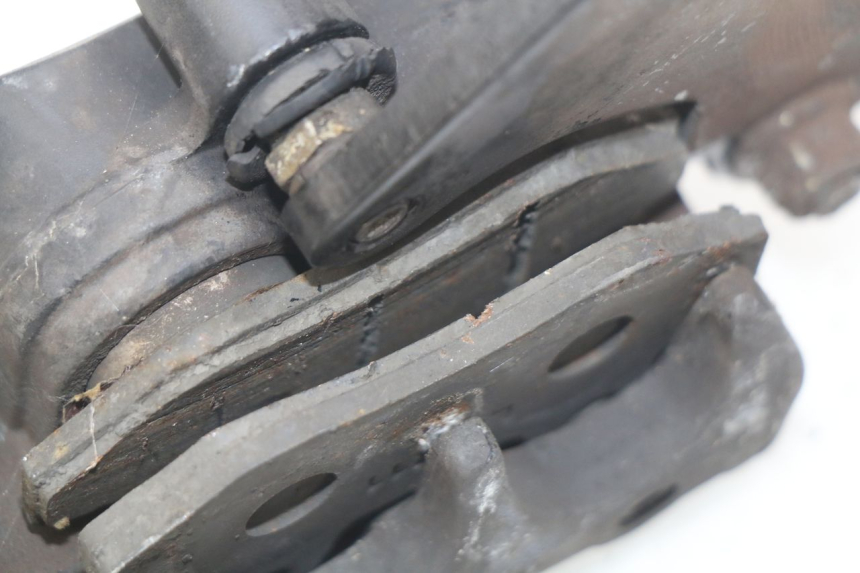 photo de ÉTRIER DE FREIN AVANT YAMASAKI YM T 125 (2015 - 2020) - Gros plan technique