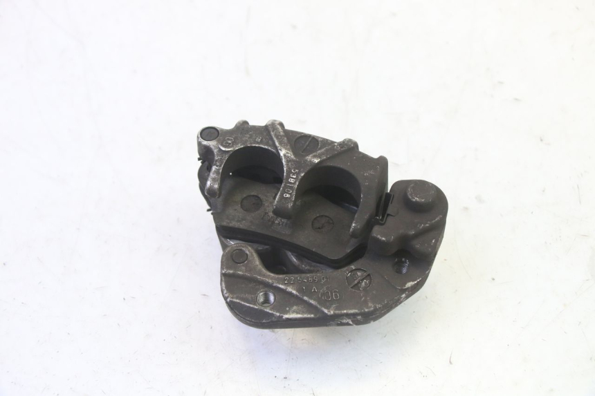 photo de ETRIER FREIN AVANT YAMAHA YP MAJESTY 125 (2007 - 2010) - Gros plan technique