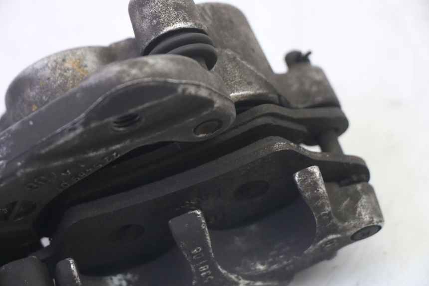 photo de ETRIER FREIN AVANT YAMAHA YP MAJESTY 125 (2007 - 2010) - Points de fixation