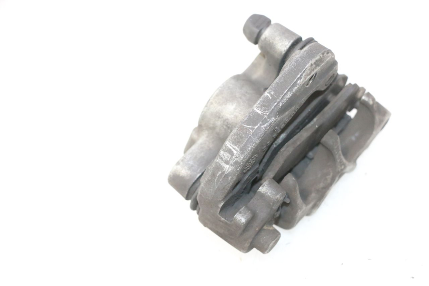 photo de ÉTRIER DE FREIN AVANT YAMAHA YP MAJESTY 125 (1998 - 2001) - Gros plan technique