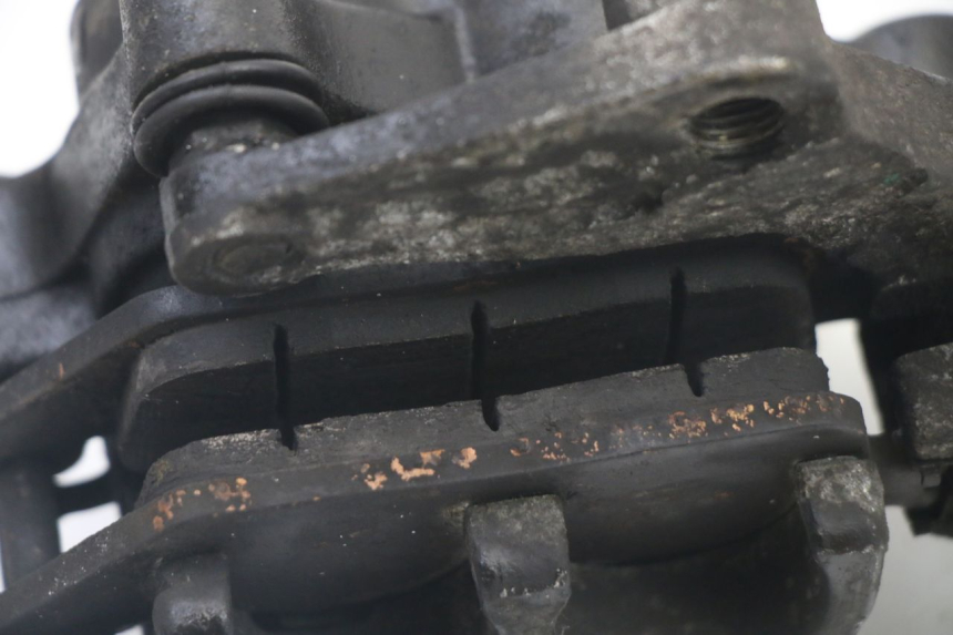 photo de ETRIER FREIN AVANT YAMAHA YP X-MAX XMAX 400 (2014 - 2017) - Points de fixation