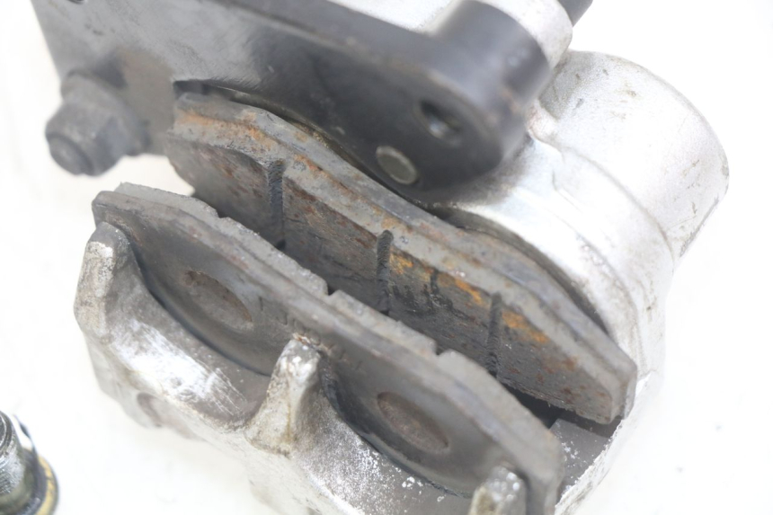 photo de ÉTRIER DE FREIN AVANT YIYING YY125T 125 (2006 - 2014) - Zoom état d’usage