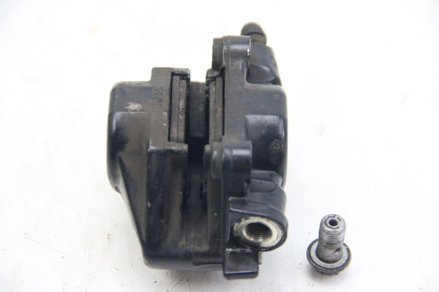 photo de ÉTRIER DE FREIN AVANT PIAGGIO ZIP 4T 50 (2018 - 2020) - Gros plan technique