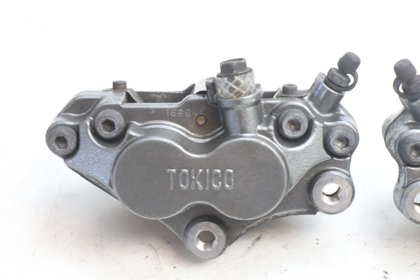photo de ETRIER FREIN AVANT KAWASAKI ZZR 600 (1995 - 2004) - Détail de la pièce