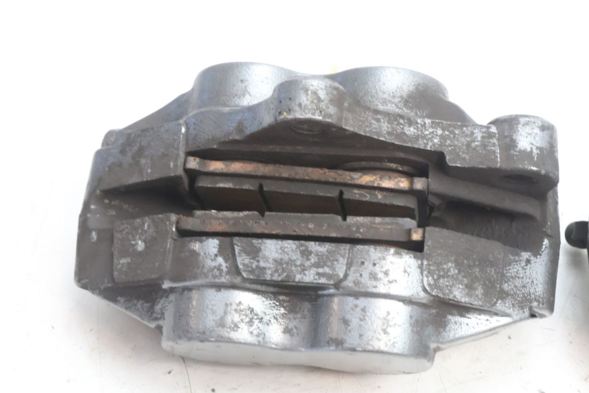photo de ETRIER FREIN AVANT KAWASAKI ZZR 600 (1995 - 2004) - Points de fixation