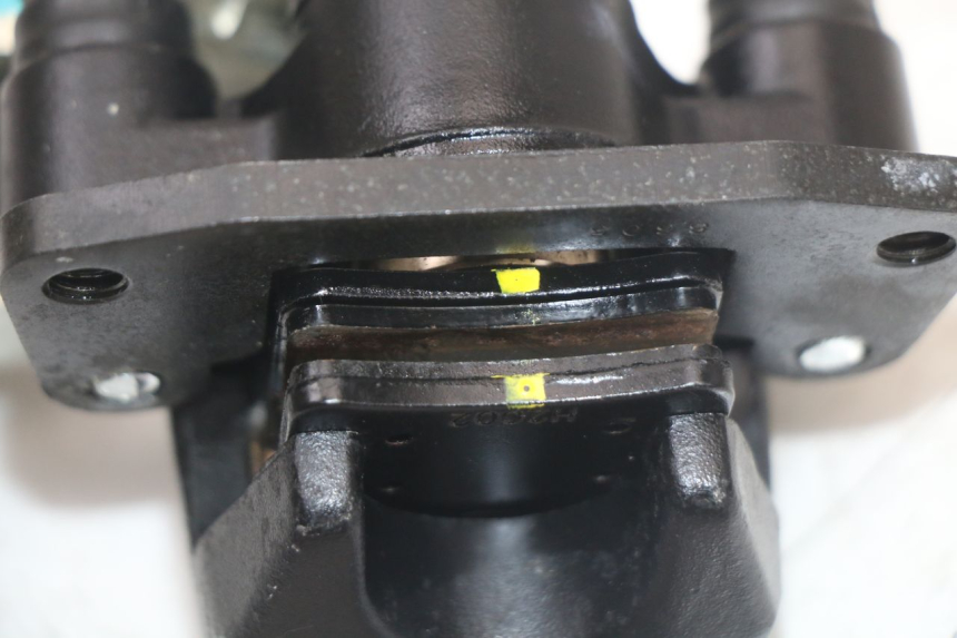 photo de ETRIER FREIN ROLL LOCK PIAGGIO MP3 HPE 350 (2018 - 2020) - Points de fixation