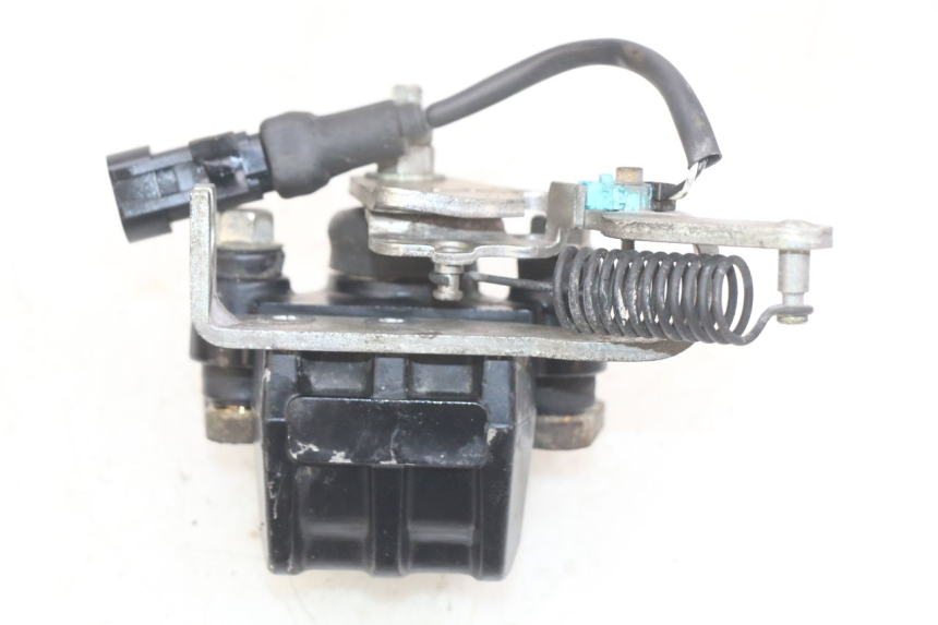 photo de ETRIER FREIN ROLL LOCK PIAGGIO MP3 LT 400 (2007 - 2012) - Gros plan technique