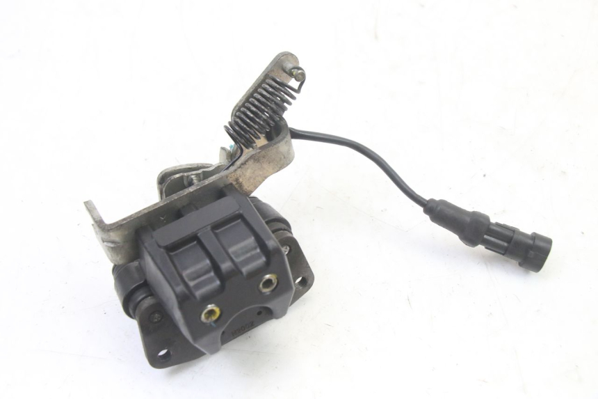 photo de ÉTRIER DE FREIN ROLL LOCK PIAGGIO MP3 500 (2011 - 2015) - Autre angle de vue