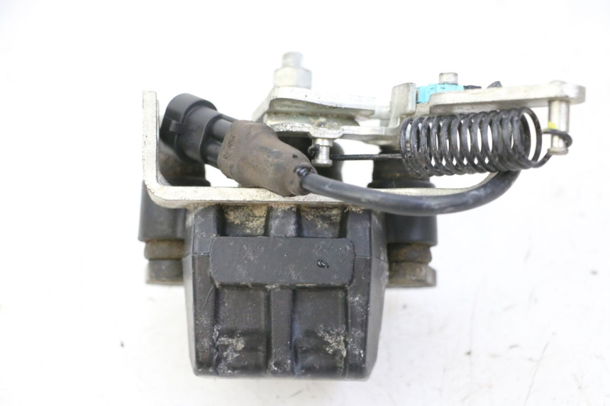 photo de ETRIER FREIN ROLL LOCK PIAGGIO MP3 500 (2014 - 2017) - Points de fixation