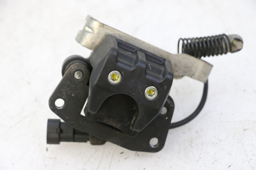 photo de ÉTRIER DE FREIN ROLL LOCK PIAGGIO MP3 500 (2011 - 2015) - Autre angle de vue