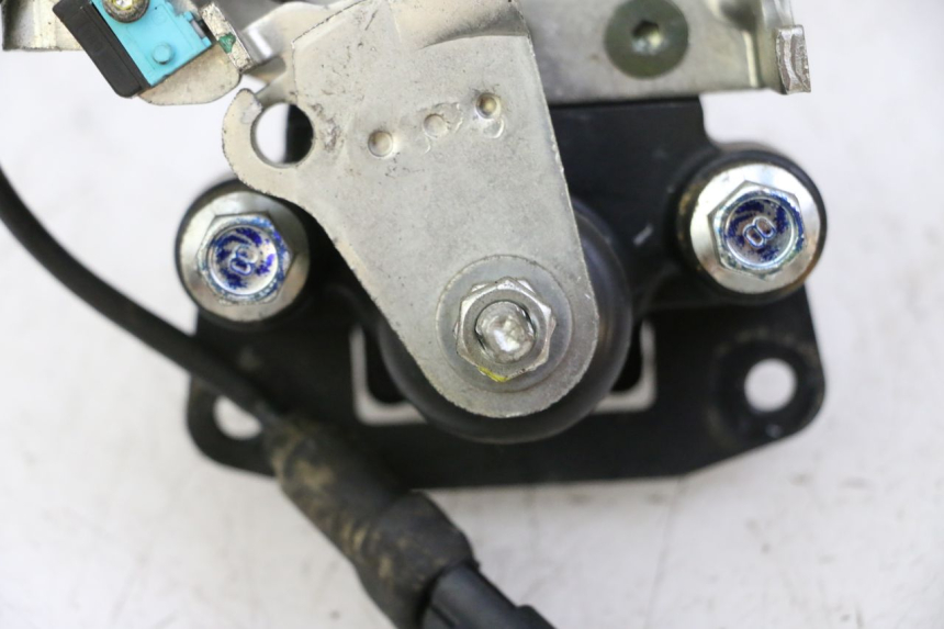 photo de ÉTRIER DE FREIN ROLL LOCK PIAGGIO MP3 500 (2011 - 2015) - Vue d’ensemble