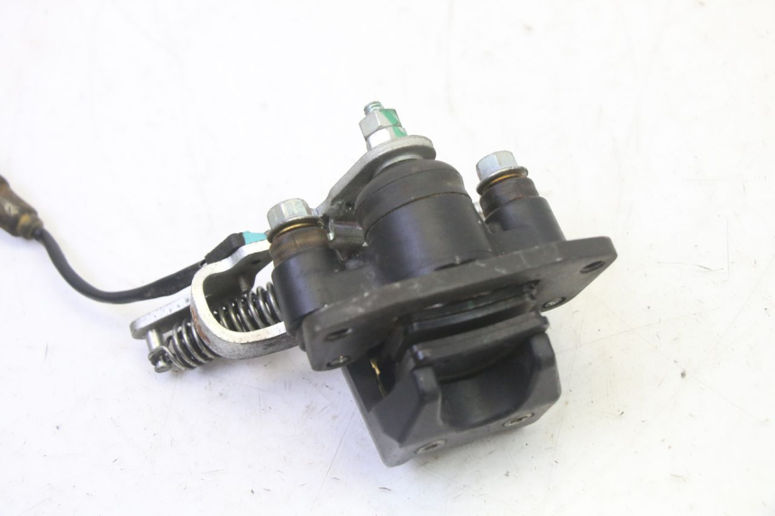 photo de ÉTRIER DE FREIN ROLL LOCK PIAGGIO MP3 125 (2006 - 2014) - Points de fixation