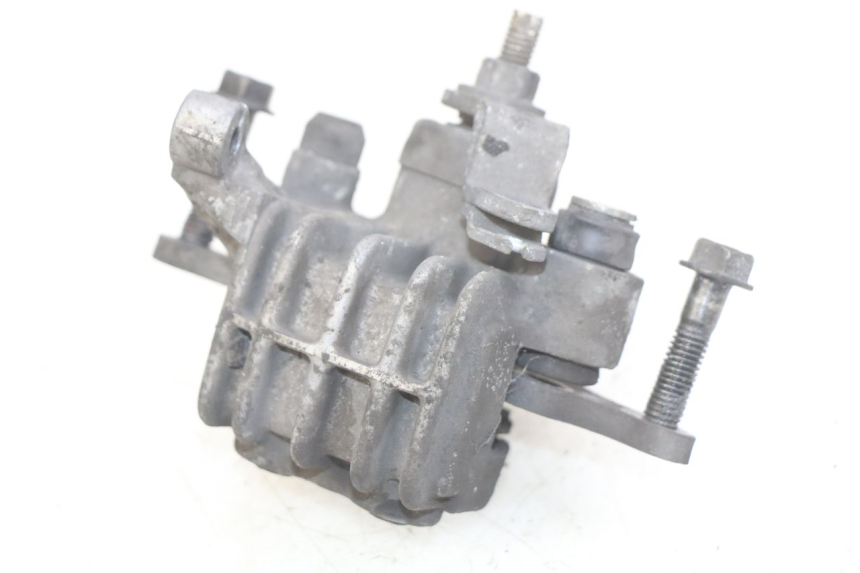 photo de ETRIER PARKING HONDA FJS SILVERWING SILVER WING 400 (2009 - 2016) - Gros plan technique