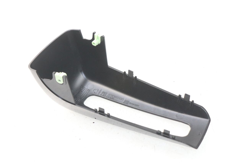 photo de FACE AVANT INFERIEUR PEUGEOT METROPOLIS 400 (2017 - 2020) - Détail de la pièce