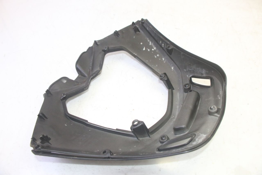 photo de FACE AVANT INFERIEUR PIAGGIO MP3 HPE 350 (2018 - 2020) - Points de fixation