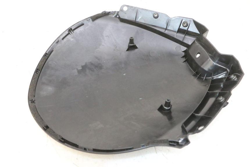 photo de FACE AVANT INTERIEUR SUZUKI BURGMAN 125 (2007 - 2014) - Zoom état d’usage