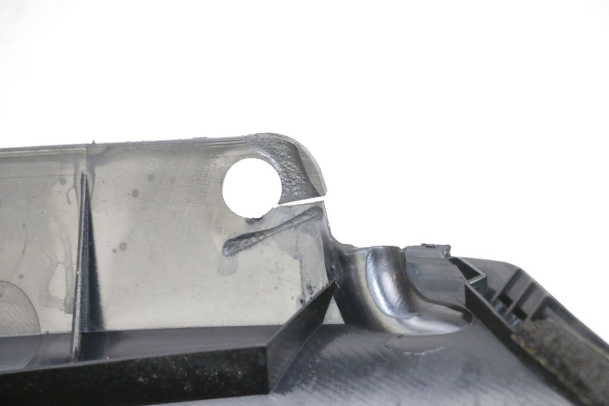 photo de FACE AVANT INTERIEUR SUZUKI BURGMAN 125 (2007 - 2014) - Autre angle de vue