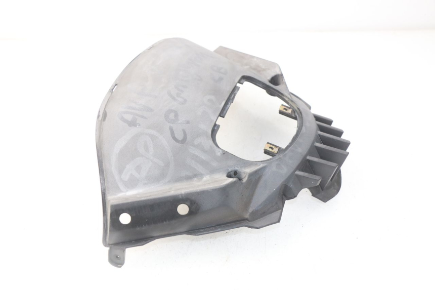 photo de FACE AVANT INTERIEUR KYMCO DINK STREET 125 (2009 - 2014) - Gros plan technique