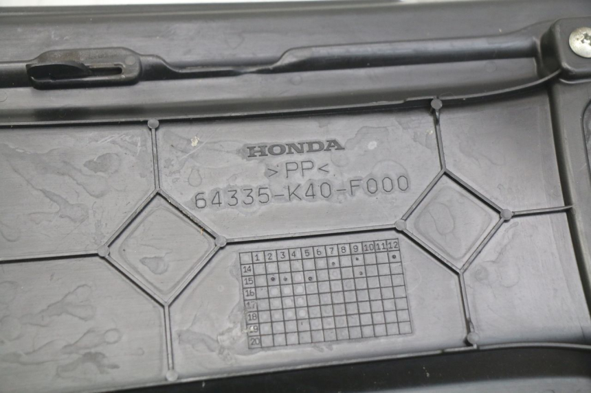 photo de FACE AVANT INTERIEUR HONDA FORZA 125 (2015 - 2016) - Gros plan technique