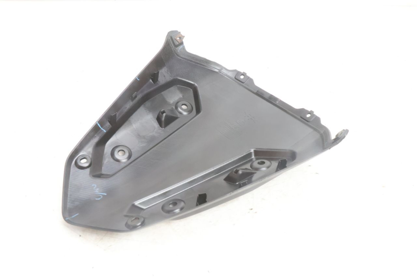 photo de FACE AVANT INTERIEUR YAMAHA N-MAX NMAX 125 (2021 - 2024) - Vue d’ensemble