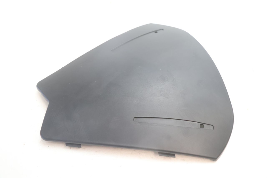 photo de FACE AVANT INTERIEUR CAN-AM SPYDER RS 1000 (2008 - 2012) - Zoom état d’usage