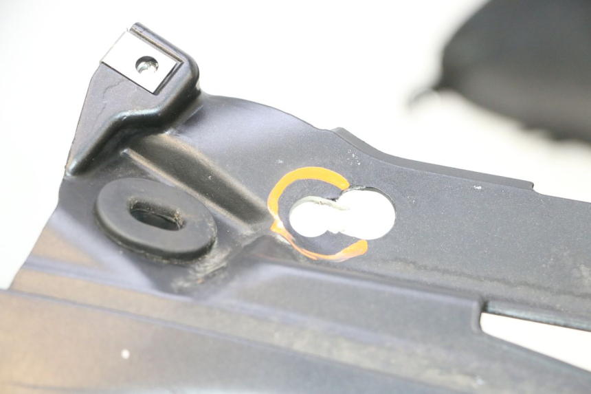 photo de FACE AVANT PIAGGIO MP3 RL 250 (2006 - 2010) - Focus structure