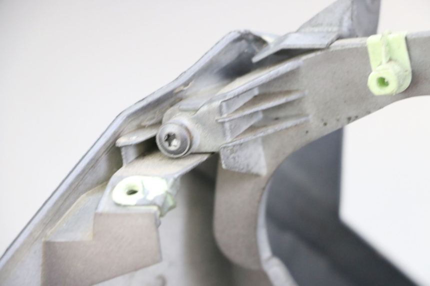 photo de FACE AVANT PEUGEOT SATELIS 250 (2006 - 2012) - Gros plan technique