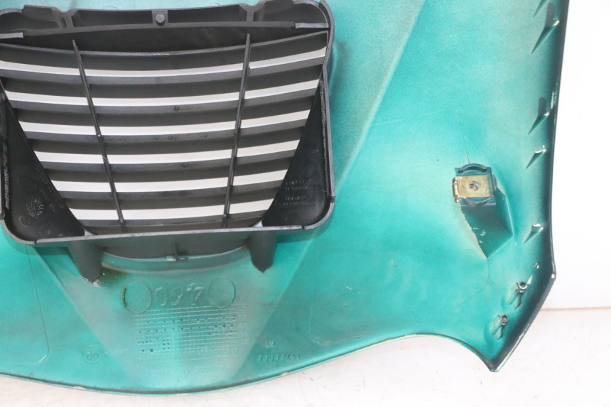 photo de FACE AVANT SUPERIEUR  PEUGEOT ELYSEO 125 (1999 - 2004) - Gros plan technique