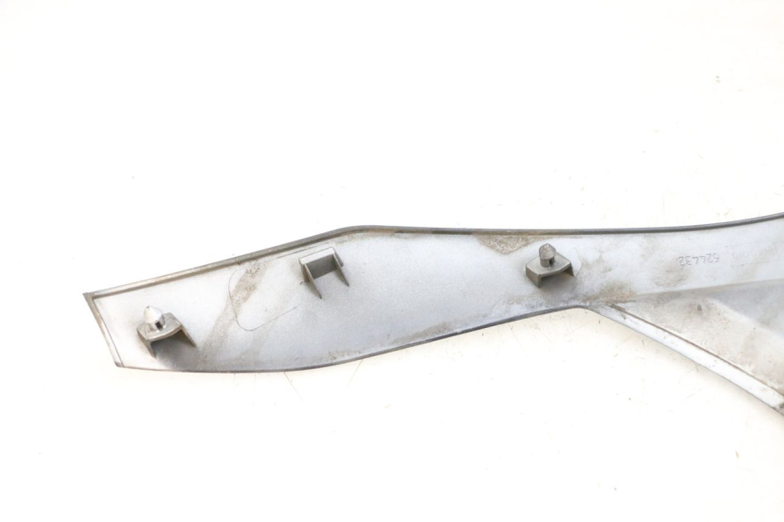 photo de FACE AVANT SUPERIEUR PIAGGIO MP3 125 (2006 - 2014) - Autre angle de vue