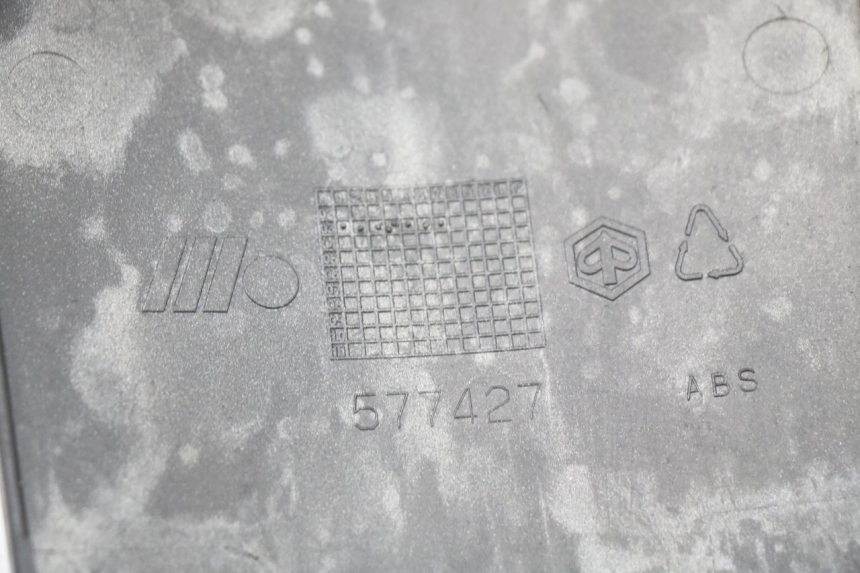 photo de FACE AVANT SUPERIEUR PIAGGIO VESPA GRANTURISMO 125 (2003 - 2007) - Points de fixation