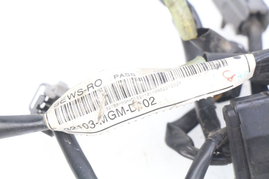 photo de FAISCEAU HONDA CBRF CBR-F PC41 600 (2011 - 2013) - Autre angle de vue