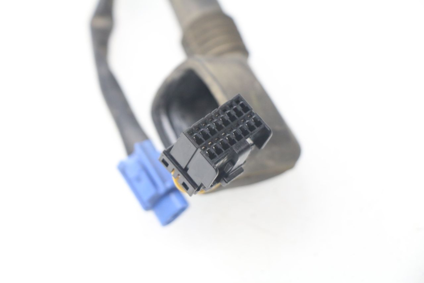 photo de FAISCEAU COMPTEUR YAMAHA TDM ABS 900 (2002 - 2014) - Vue d’ensemble