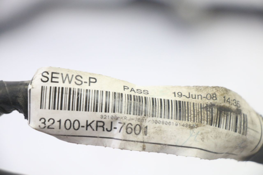 photo de FAISCEAU HONDA FES S-WING SWING ABS 125 (2007 - 2015) - Gros plan technique