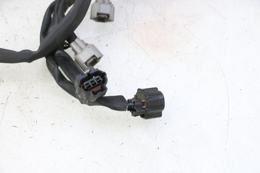 photo de FAISCEAU YAMAHA FZ6 FAZER S2 600 (2007 - 2011) - Autre angle de vue