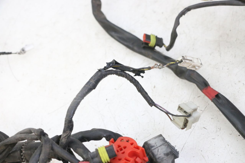 photo de FAISCEAU PIAGGIO IE MP3 YOURBAN 300 (2011 - 2016) - Zoom qualité