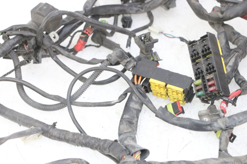 photo de FAISCEAU PIAGGIO IE MP3 YOURBAN 300 (2011 - 2016) - Autre angle de vue