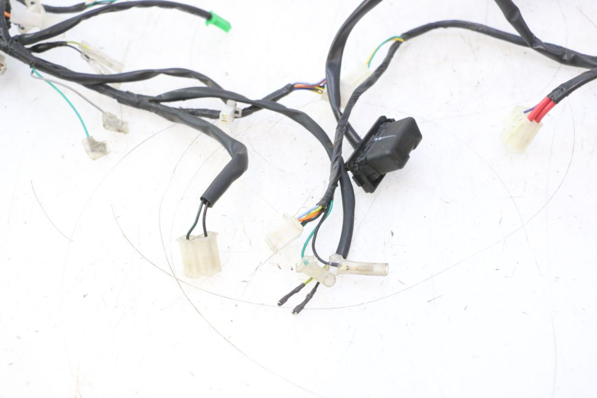 photo de FAISCEAU PEUGEOT KISBEE 4T 50 (2023 - 2026) - Zoom composants
