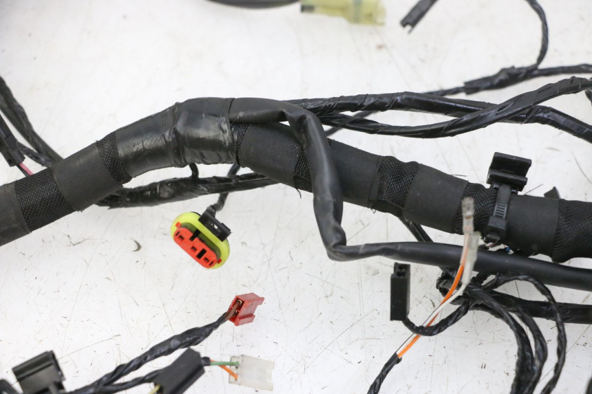 photo de FAISCEAU PIAGGIO MP3 HPE 310 (2024 - 2025) - Photo complémentaire