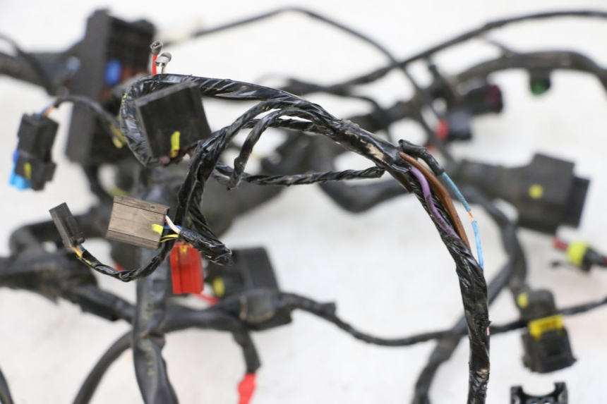 photo de FAISCEAU PIAGGIO MP3 HPE 300 (2019 - 2026) - Zoom état d’usage