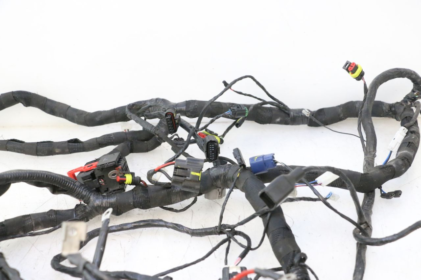 photo de FAISCEAU PIAGGIO MP3 HPE 530 (2022 - 2026) - Autre angle de vue