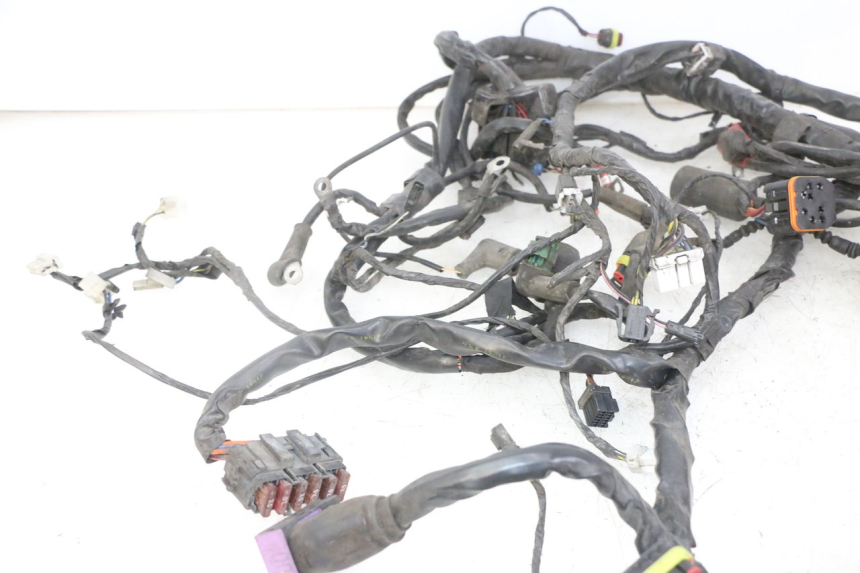 photo de FAISCEAU PIAGGIO MP3 LT 400 (2007 - 2012) - Points de fixation