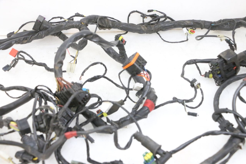 photo de FAISCEAU PIAGGIO MP3 RL 250 (2006 - 2010) - Détails caractéristiques