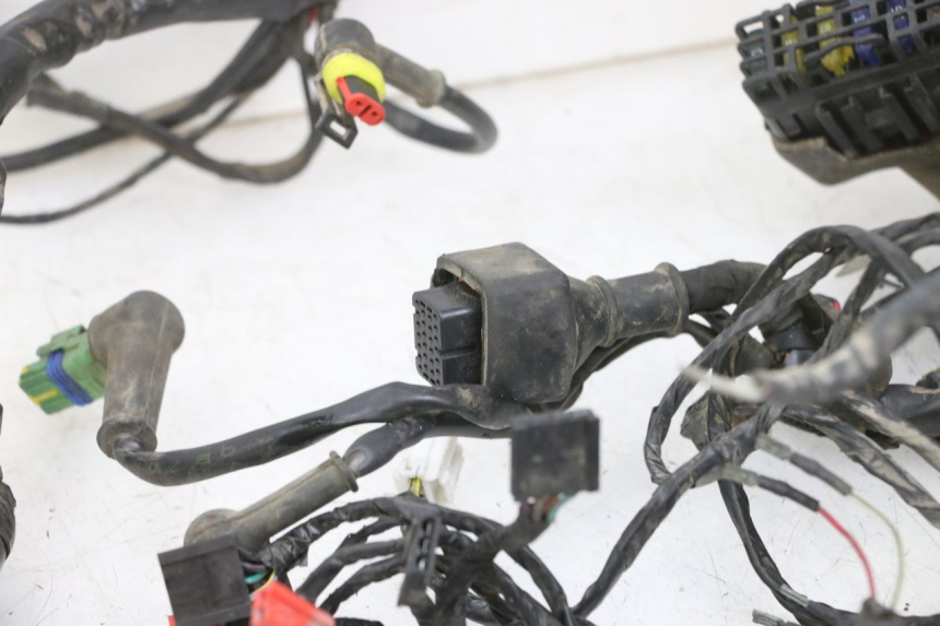 photo de FAISCEAU PIAGGIO MP3 RL 250 (2006 - 2010) - Vue d’ensemble