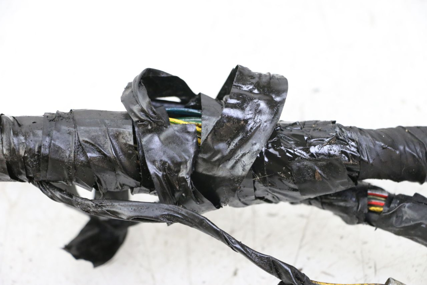 photo de FAISCEAU PEUGEOT SATELIS COMPRESSOR K15 125 (2006 - 2009) - Gros plan technique