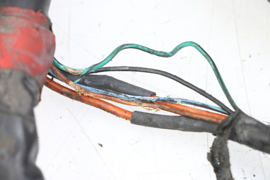 photo de FAISCEAU PIAGGIO MP3 125 (2006 - 2014) - Zoom composants