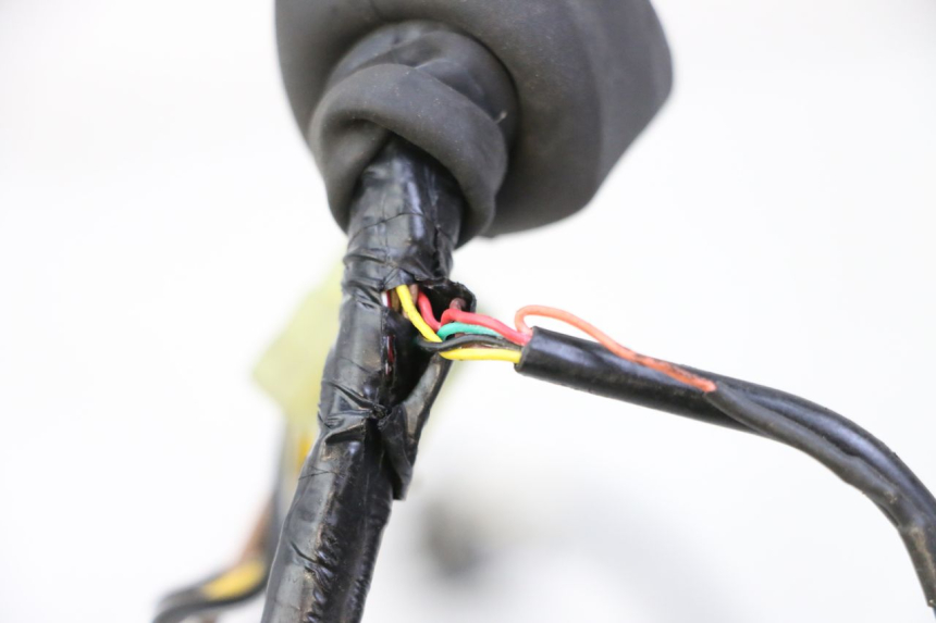 photo de FAISCEAU SUZUKI SV S 650 (2003 - 2009) - Gros plan technique